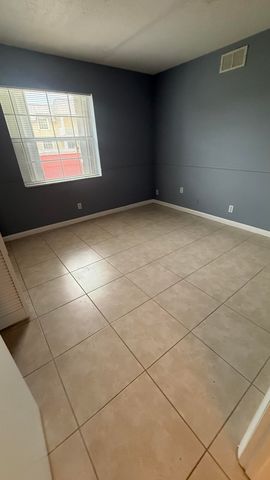 475 SE 8th Street 214, Deerfield Beach, FL 33441