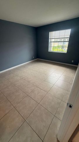 475 SE 8th Street 214, Deerfield Beach, FL 33441
