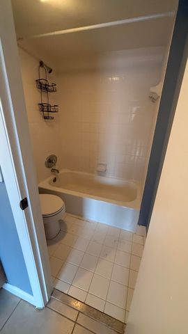 475 SE 8th Street 214, Deerfield Beach, FL 33441