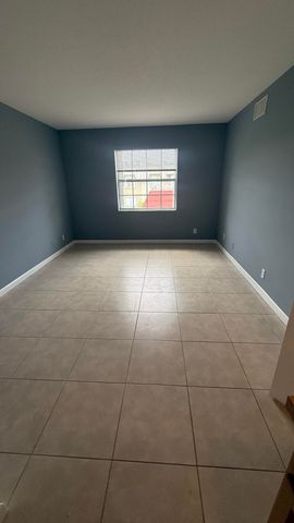 475 SE 8th Street 214, Deerfield Beach, FL 33441
