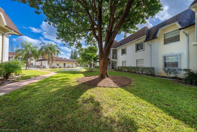 475 SE 8th Street 214, Deerfield Beach, FL 33441