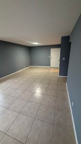 475 SE 8th Street 214, Deerfield Beach, FL 33441