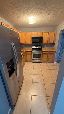 475 SE 8th Street 214, Deerfield Beach, FL 33441