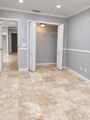 5933 FOREST HILL Boulevard 8, West Palm Beach, FL 33415