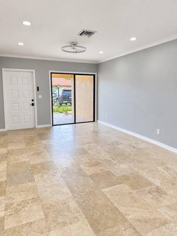 5933 FOREST HILL Boulevard 8, West Palm Beach, FL 33415