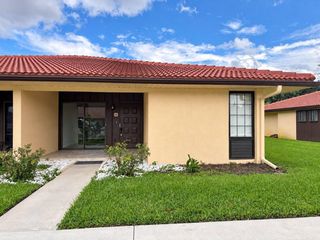 5933 FOREST HILL Boulevard 8, West Palm Beach, FL 33415