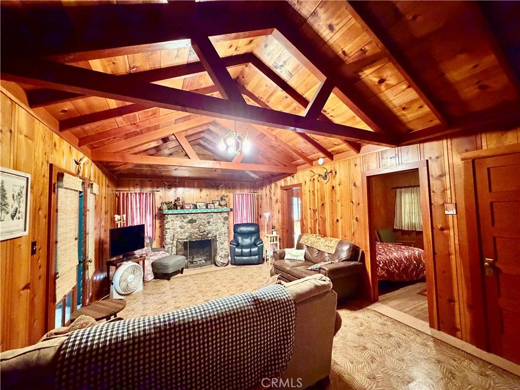 Image 10 of property listing at 9520 Oak Place, Cobb, CA 95426