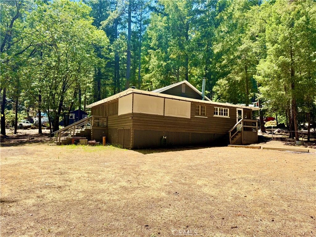 Image 24 of property listing at 9520 Oak Place, Cobb, CA 95426