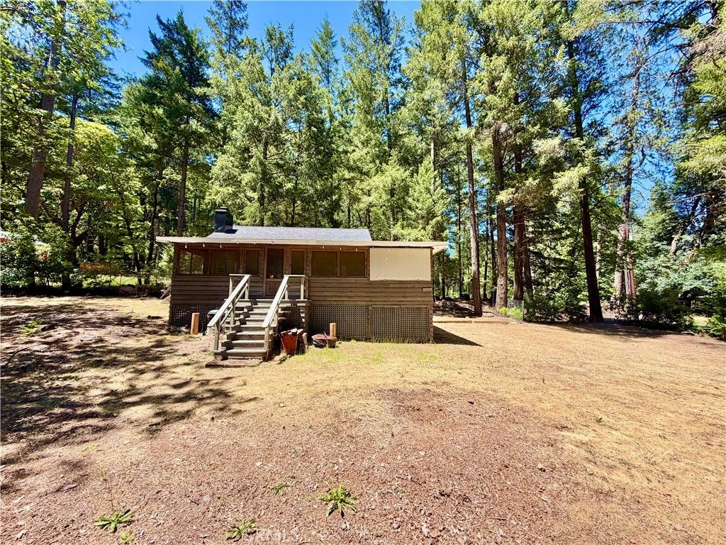 Image 27 of property listing at 9520 Oak Place, Cobb, CA 95426