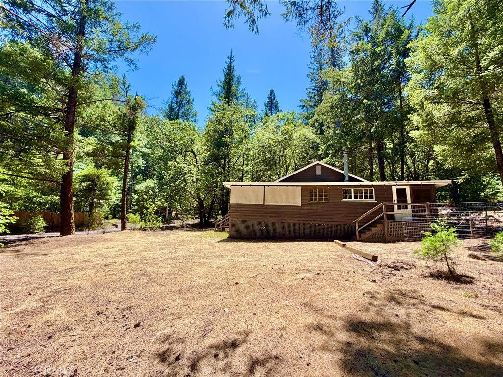 Image 29 of property listing at 9520 Oak Place, Cobb, CA 95426