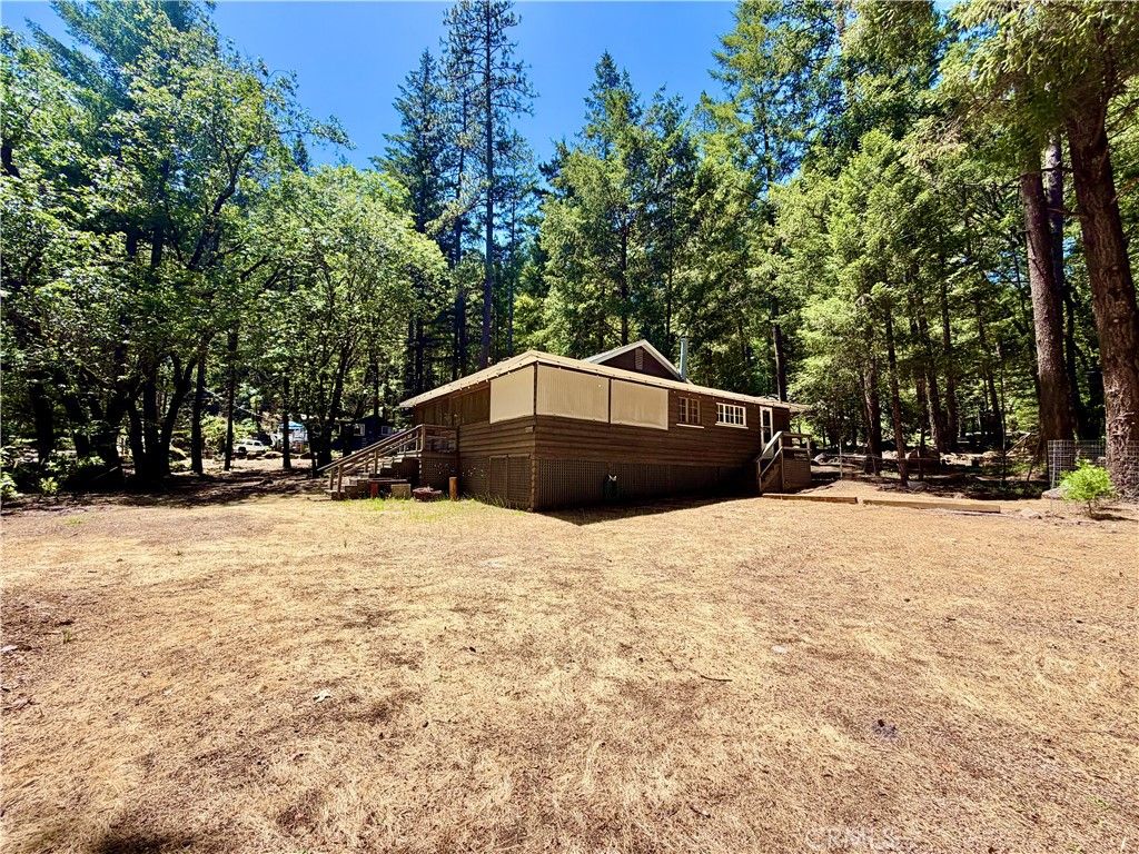 Image 30 of property listing at 9520 Oak Place, Cobb, CA 95426