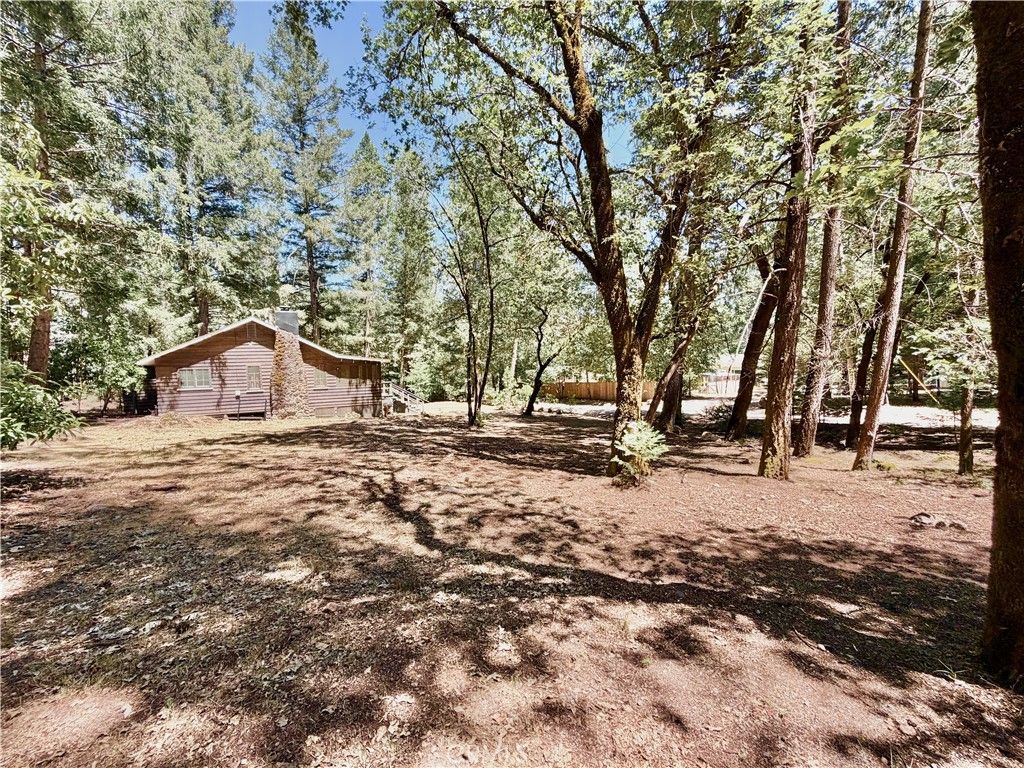Image 4 of property listing at 9520 Oak Place, Cobb, CA 95426