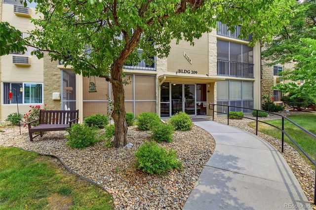 3124 S Wheeling Way 211, Aurora, CO 80014