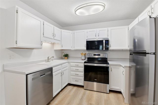 3124 S Wheeling Way 211, Aurora, CO 80014