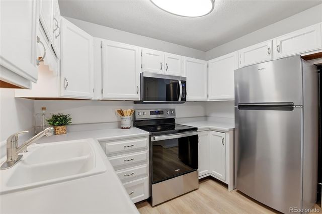3124 S Wheeling Way 211, Aurora, CO 80014