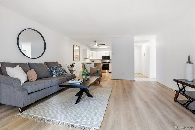 3124 S Wheeling Way 211, Aurora, CO 80014