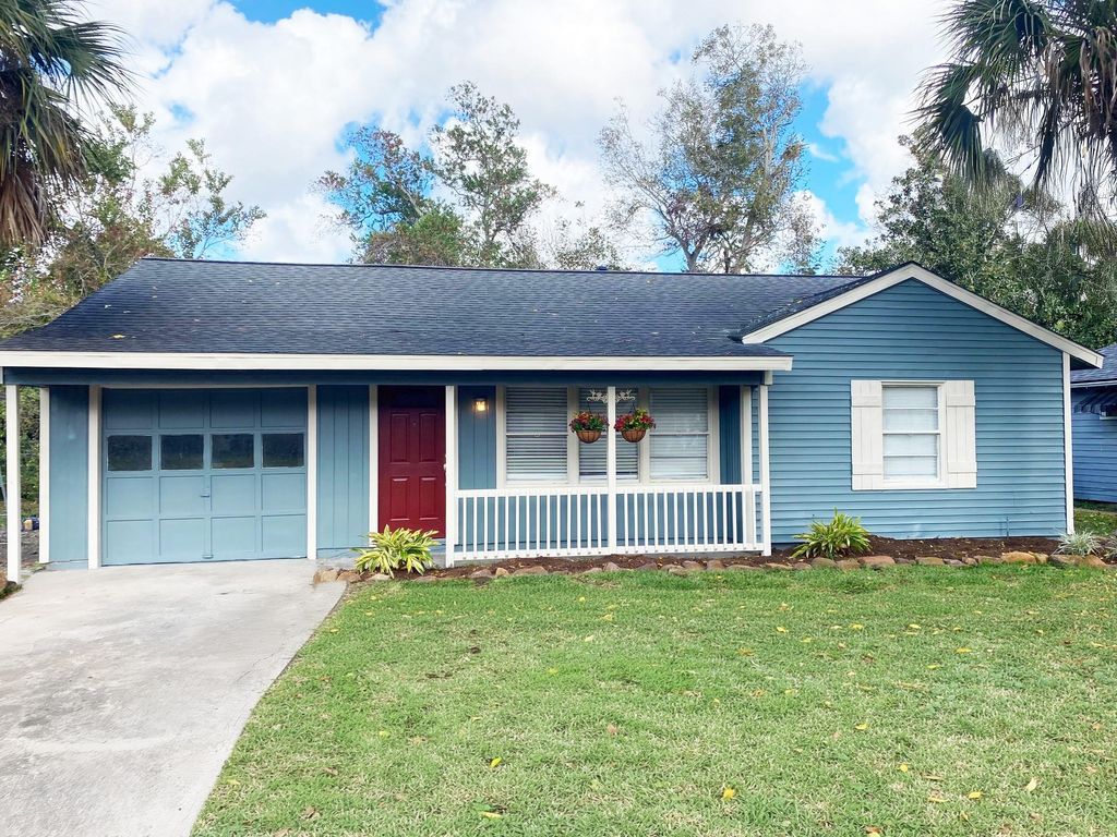 1021 Wimberly Street, Angleton, TX 77515