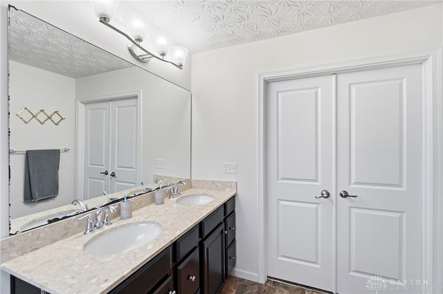 1991 Cabernet Way, Bellbrook, OH 45305