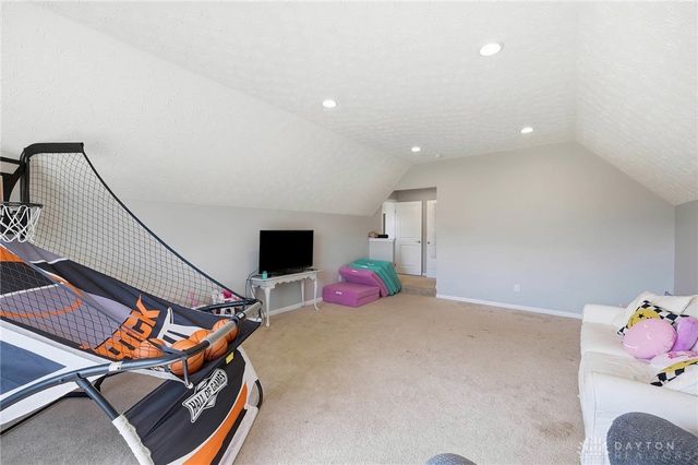 1991 Cabernet Way, Bellbrook, OH 45305
