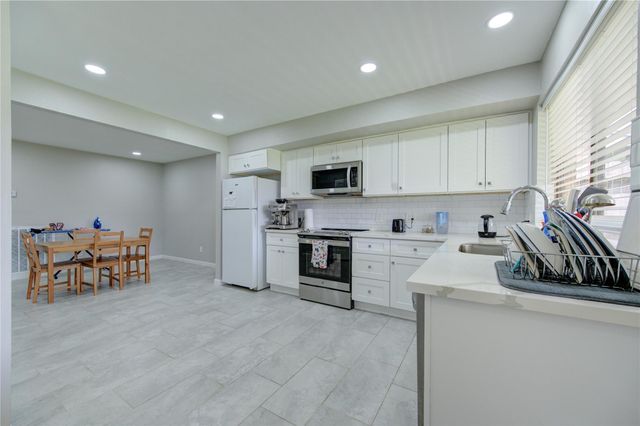 3046 Wagon Trail Drive, Sugar Land, TX 77479
