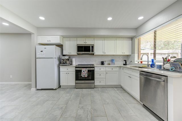 3046 Wagon Trail Drive, Sugar Land, TX 77479