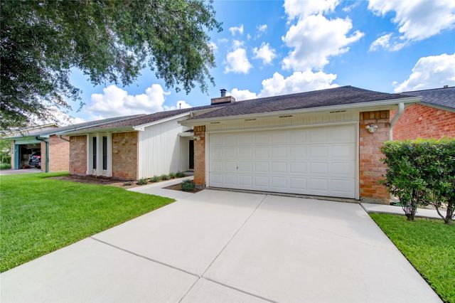 3046 Wagon Trail Drive, Sugar Land, TX 77479