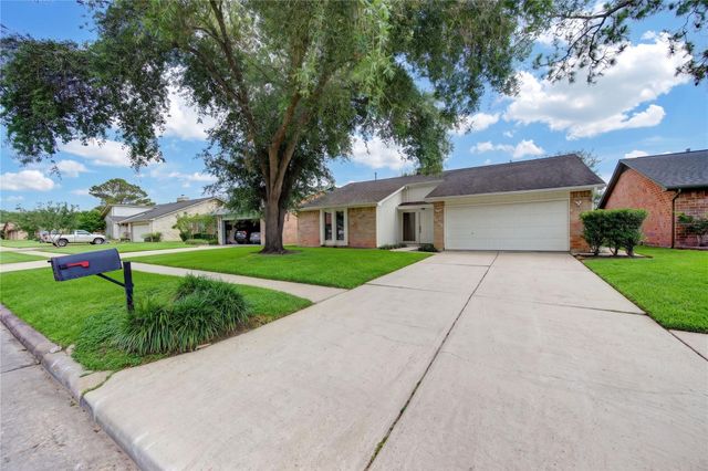3046 Wagon Trail Drive, Sugar Land, TX 77479