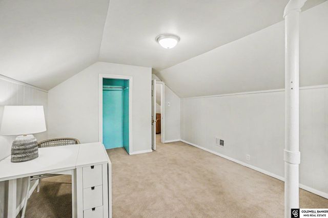 4818 Poppleton Avenue, Omaha, NE 68106