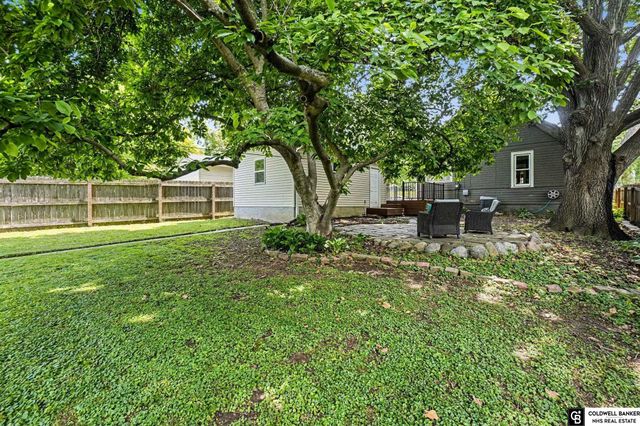 4818 Poppleton Avenue, Omaha, NE 68106