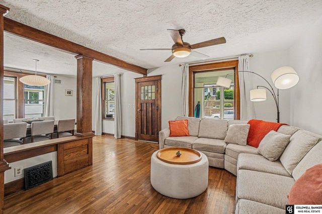 4818 Poppleton Avenue, Omaha, NE 68106