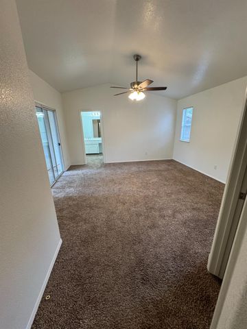 1848 E Everglade Avenue, Fresno, CA 93720