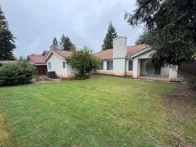 1848 E Everglade Avenue, Fresno, CA 93720