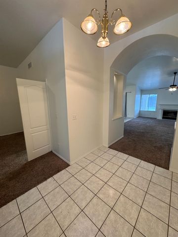 1848 E Everglade Avenue, Fresno, CA 93720