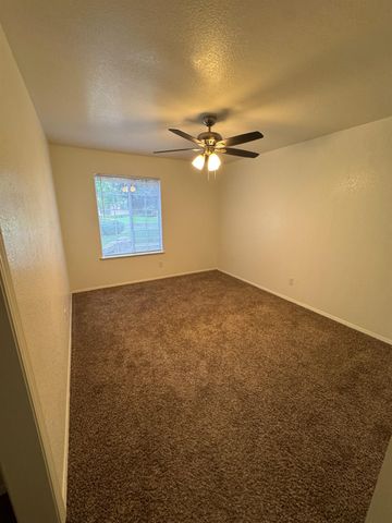 1848 E Everglade Avenue, Fresno, CA 93720