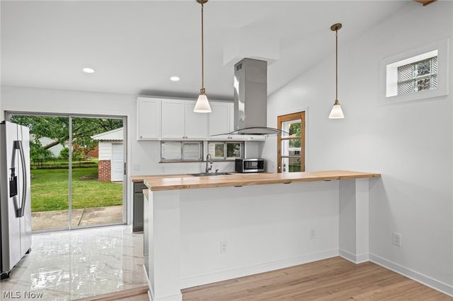 864 Wilder Avenue, Elyria, OH 44035
