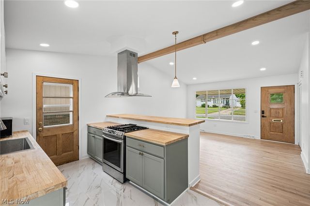864 Wilder Avenue, Elyria, OH 44035