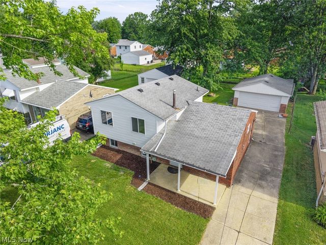 864 Wilder Avenue, Elyria, OH 44035
