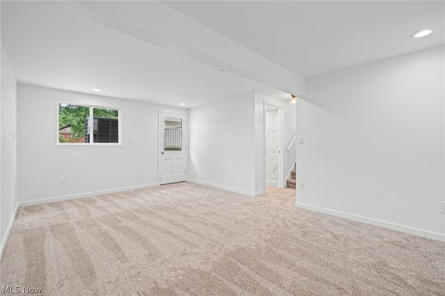 864 Wilder Avenue, Elyria, OH 44035