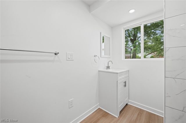 864 Wilder Avenue, Elyria, OH 44035