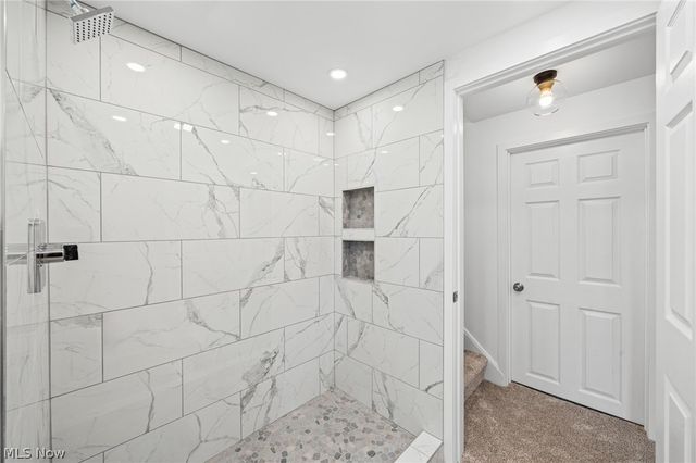 864 Wilder Avenue, Elyria, OH 44035