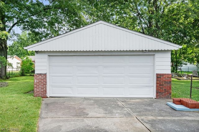 864 Wilder Avenue, Elyria, OH 44035