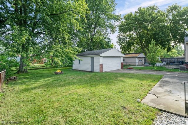 864 Wilder Avenue, Elyria, OH 44035