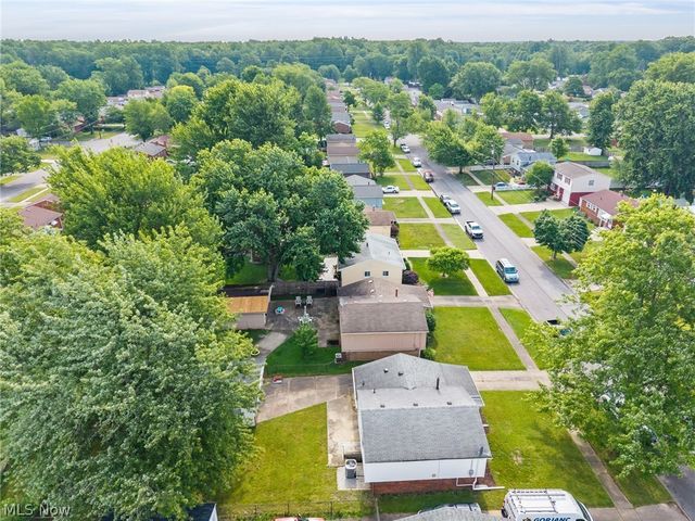 864 Wilder Avenue, Elyria, OH 44035
