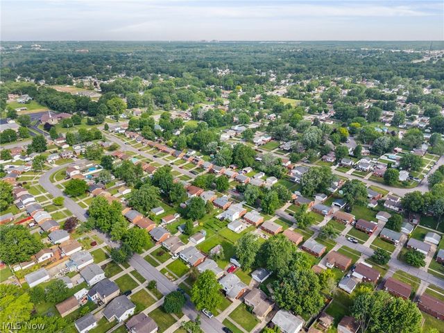 864 Wilder Avenue, Elyria, OH 44035