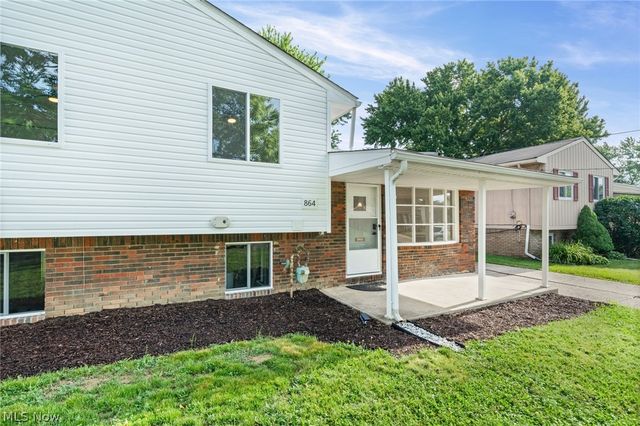 864 Wilder Avenue, Elyria, OH 44035