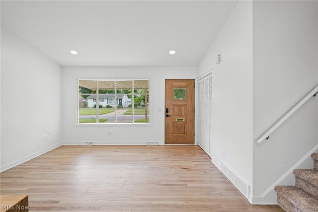 864 Wilder Avenue, Elyria, OH 44035