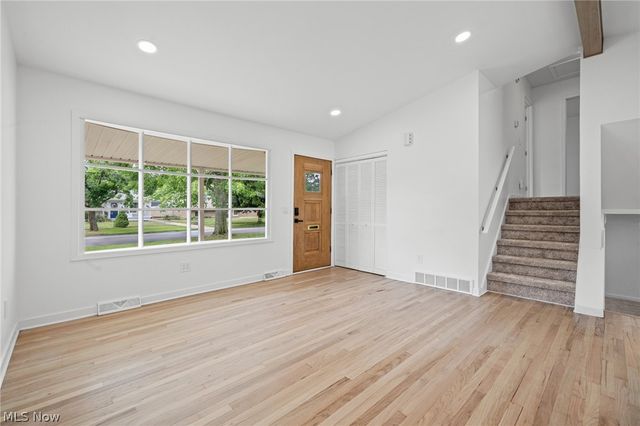 864 Wilder Avenue, Elyria, OH 44035