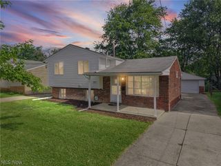 864 Wilder Avenue, Elyria, OH 44035