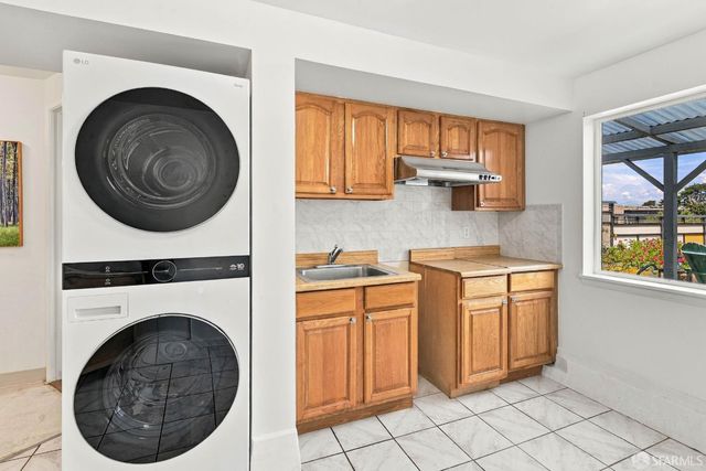 2626 Wawona Street, San Francisco, CA 94116