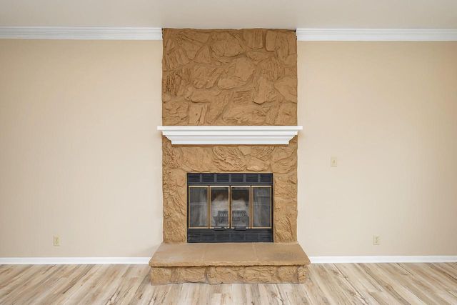 W233N6950 Salem DRIVE, Sussex, WI 53089